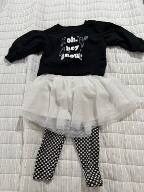 Cat & Jack Black and White Girls 2-Piece Tutu Top and Checker Leggings